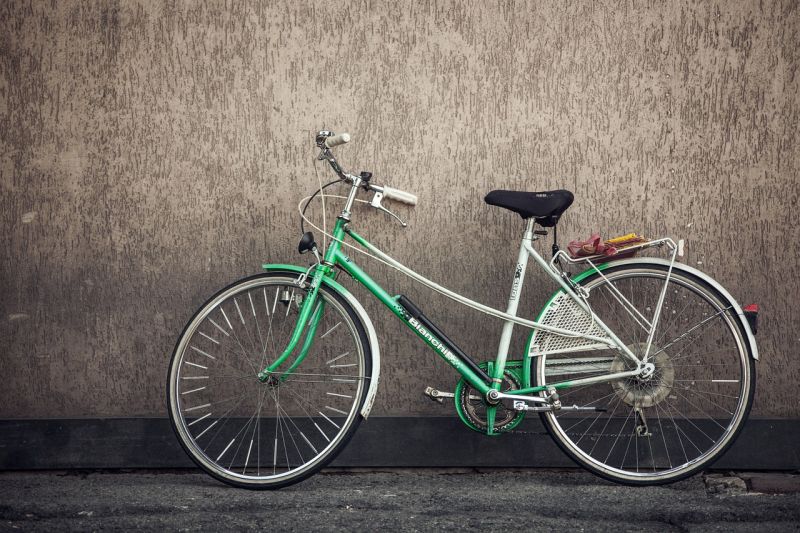 ONG recolhe bicicletas abandonadas para incentivar projetos sociais