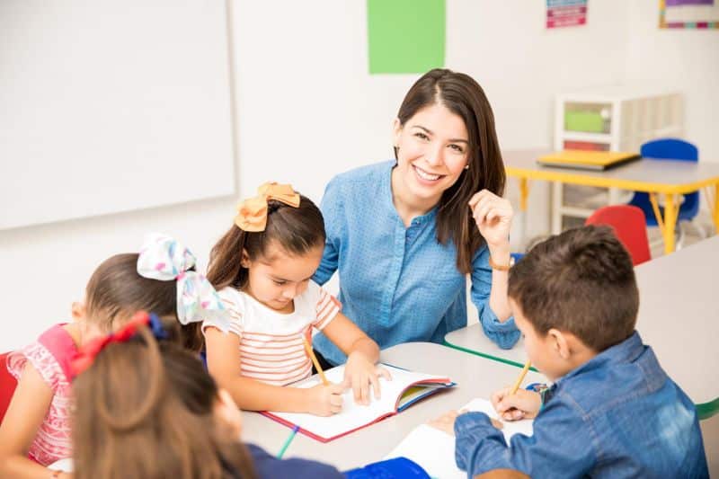 Dia do Pedagogo: Celebrando os educadores que transformam o mundo
