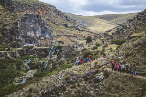 Arqueólogos encontram escadarias e altar sagrado de 3 mil anos no Peru