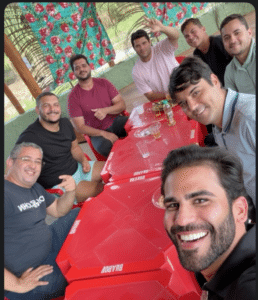 Lutz e amigos na budega do seu castelo; Josivan Cândido, Julio Rosa, Bernardo Rosa, Hugo Rosa e demais amigos